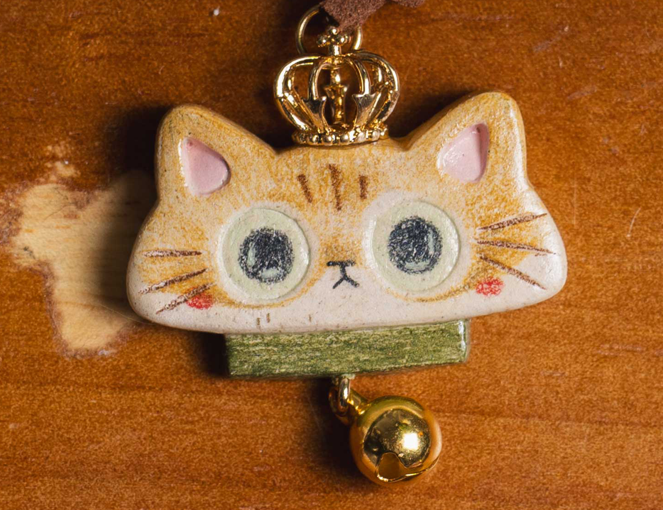 Dorky-Cute Kitten Fridge Magnet - Yellow & Green "King"